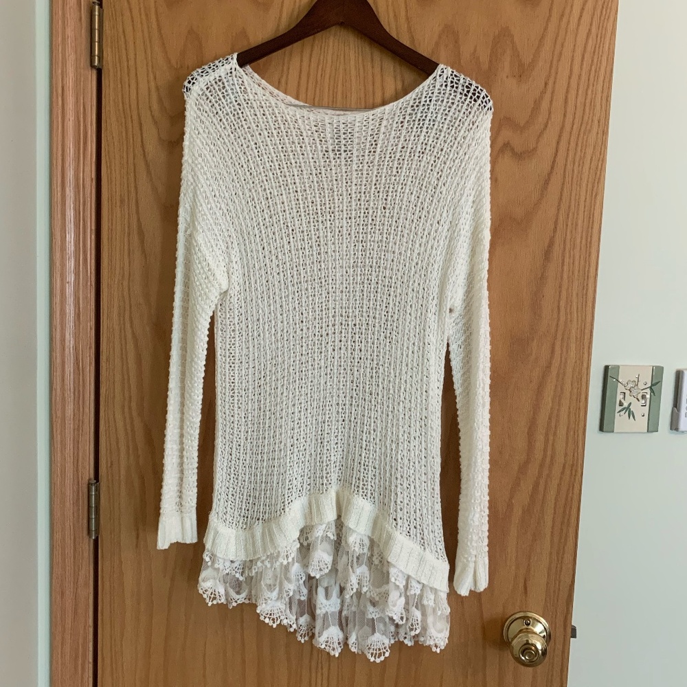 ENTRO White Crochet Tunic with Lace Trim Sweater (Medium)